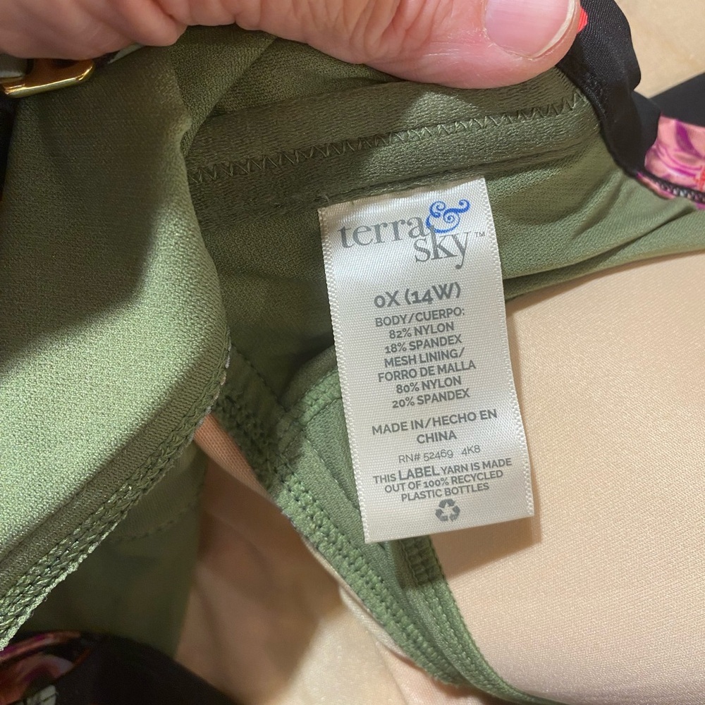 Terra & Sky One Piece Swimsuit 14W (BS) - Picture 12 of 12